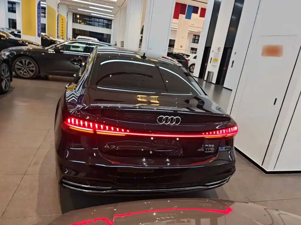 Audi A7L — фото 6