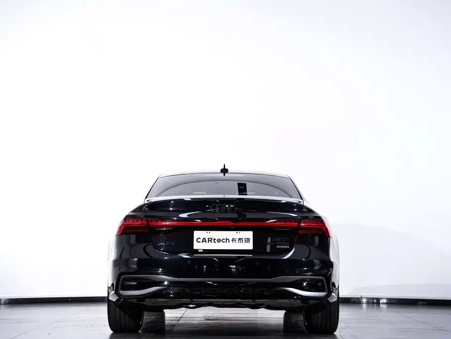 Audi A7L — фото 7