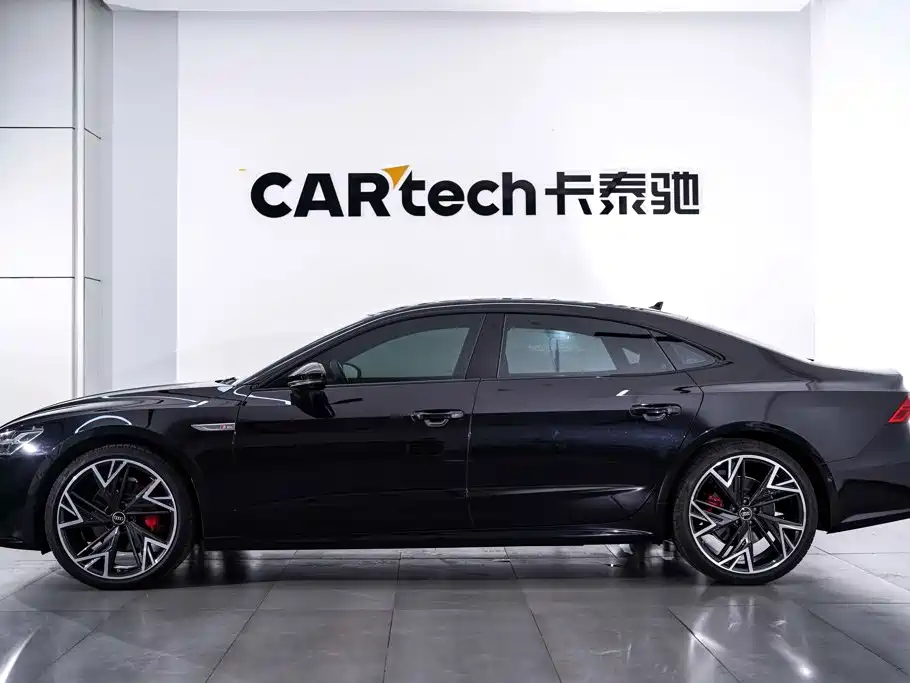 Audi A7L — фото 8
