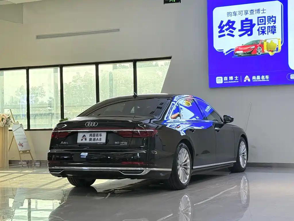 Audi A8 — фото 15