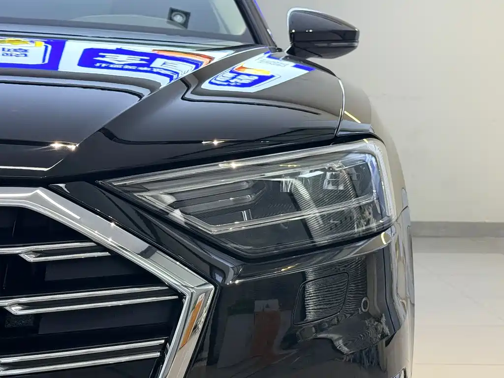 Audi A8 — фото 4