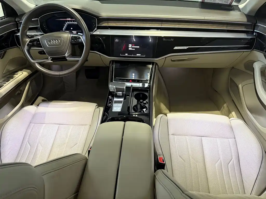Audi A8 — фото 4