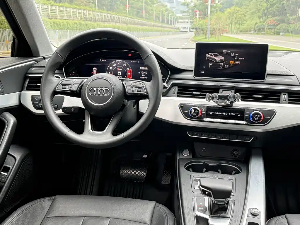 Audi A4L — фото 14