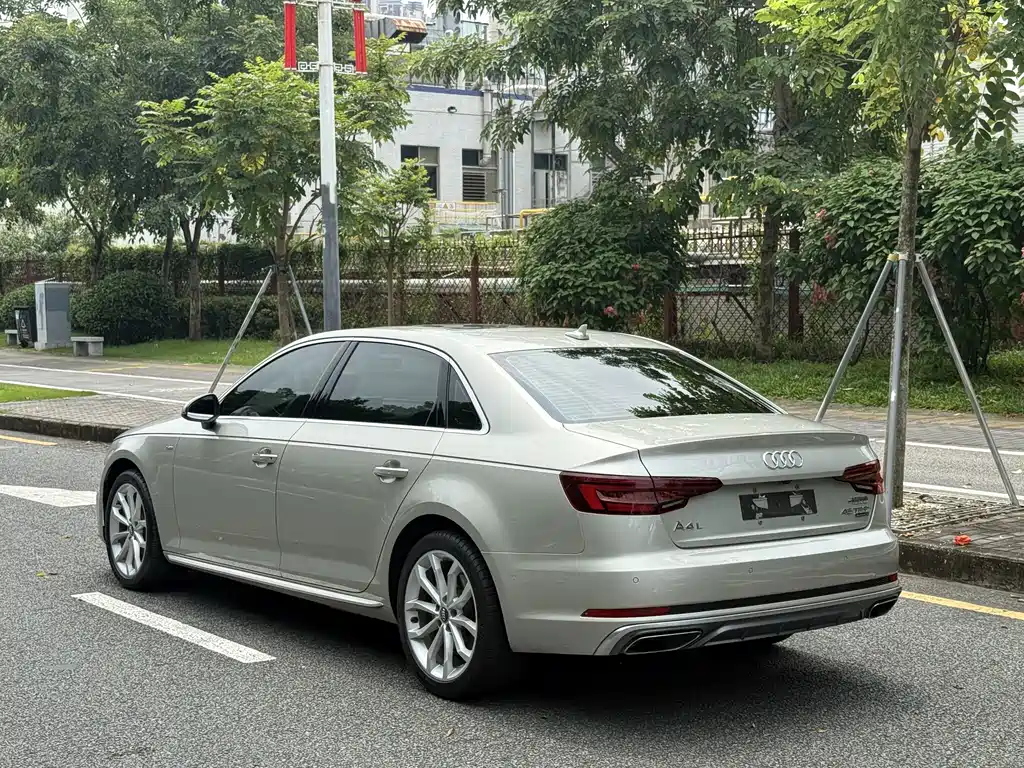 Audi A4L — фото 5