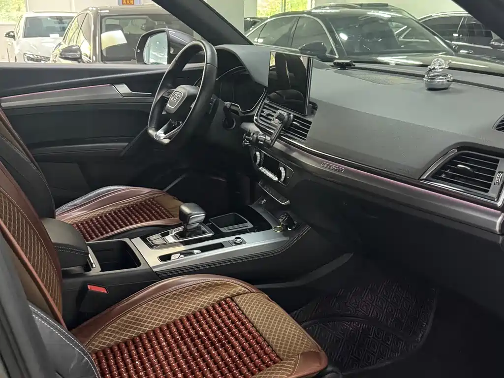 Audi Q5L Sportback — фото 3