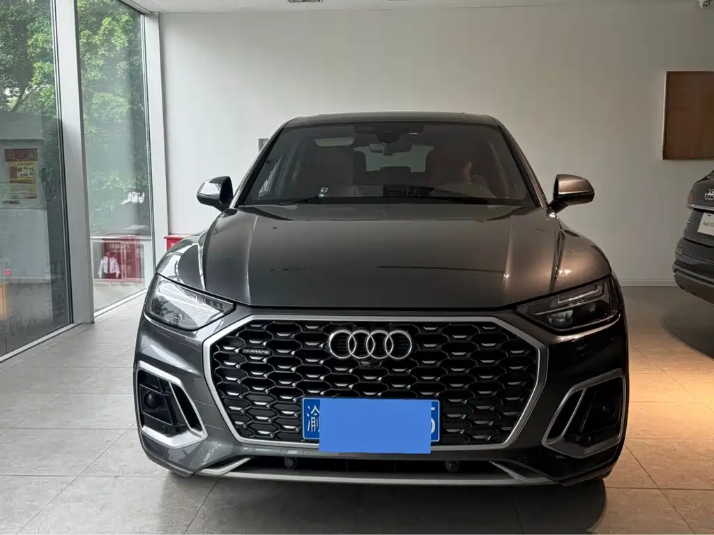Audi Q5L Sportback — фото 6