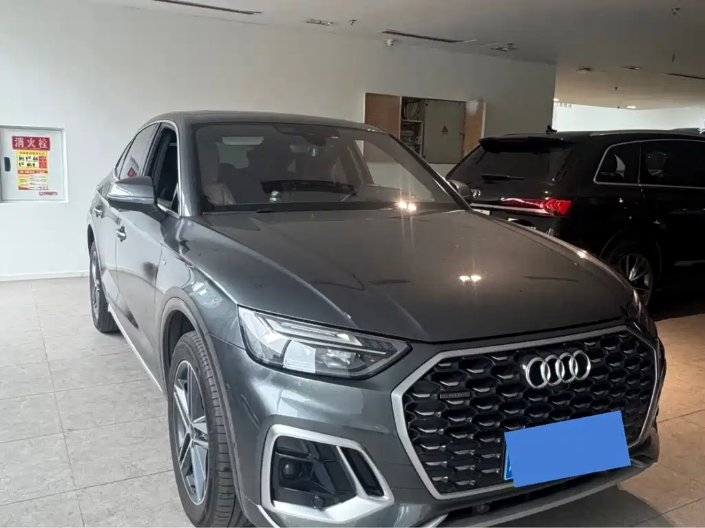 Audi Q5L Sportback — фото 7