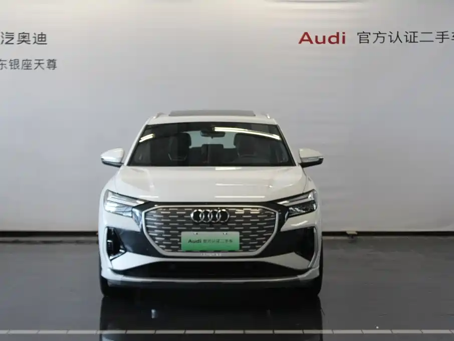 Audi Q4 e-tron — фото 2
