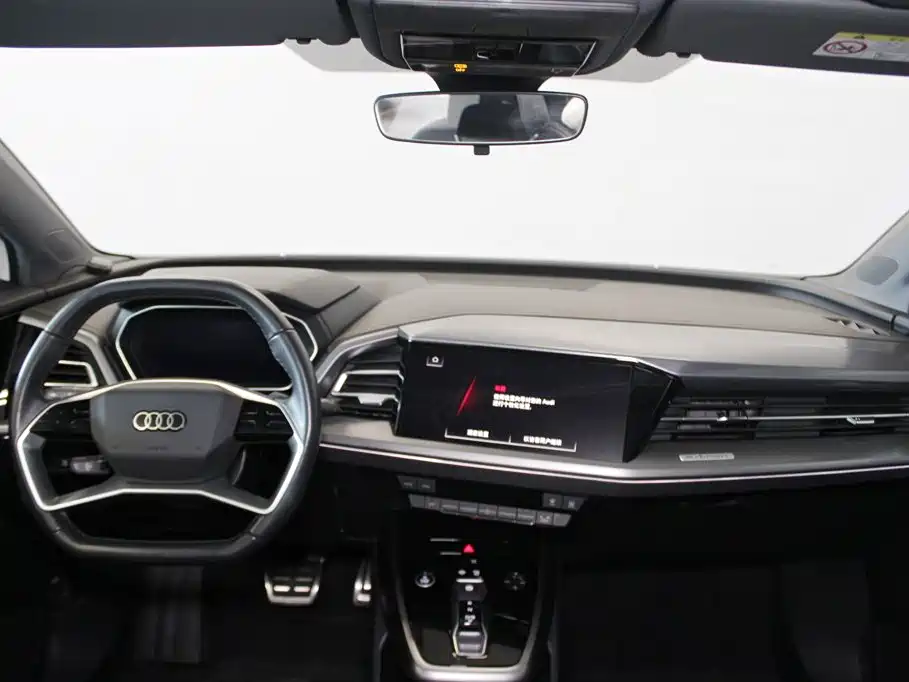 Audi Q4 e-tron — фото 9