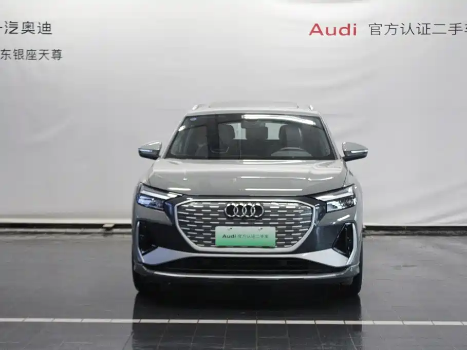 Audi Q4 e-tron — фото 2