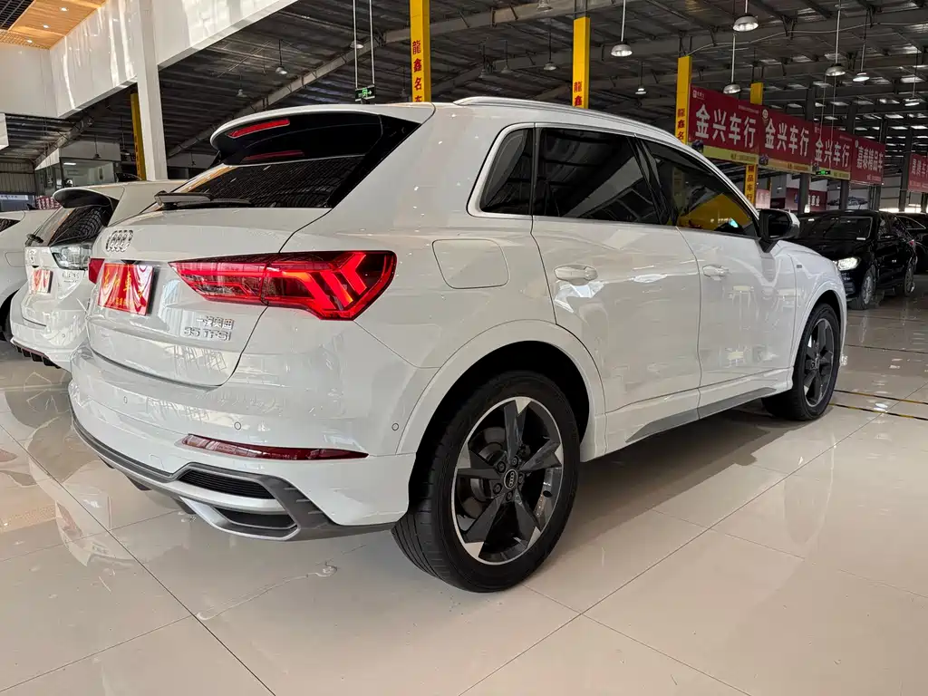 Audi Q3 — фото 9