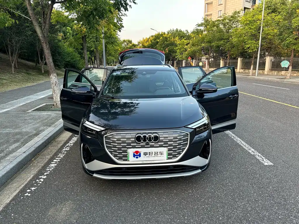 Audi Q4 e-tron — фото 15