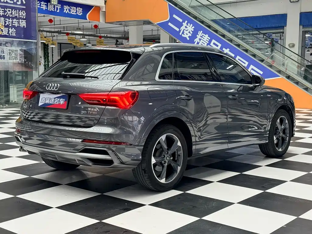 Audi Q3 — фото 6