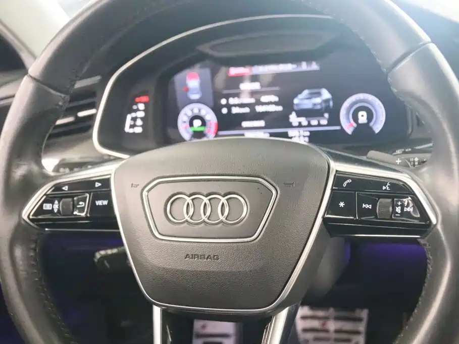 Audi A6L — фото 6