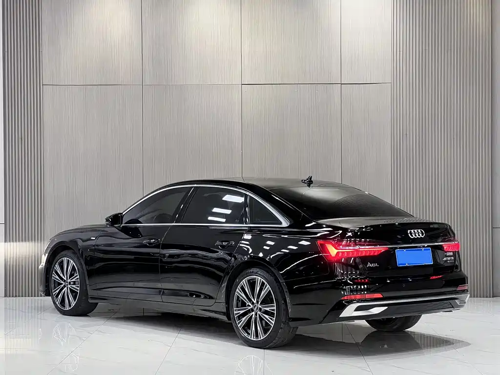 Audi A6L — фото 11