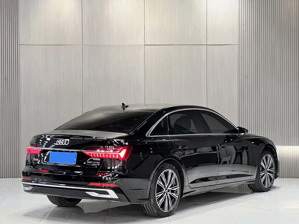 Audi A6L — фото 9