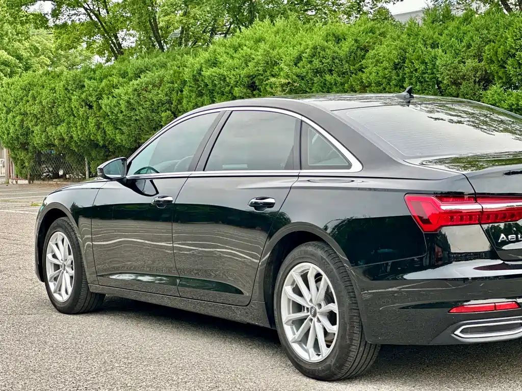 Audi A6L — фото 13