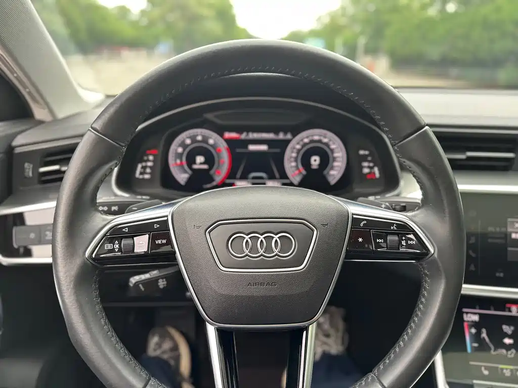 Audi A6L — фото 22