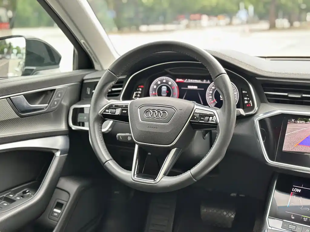 Audi A6L — фото 33