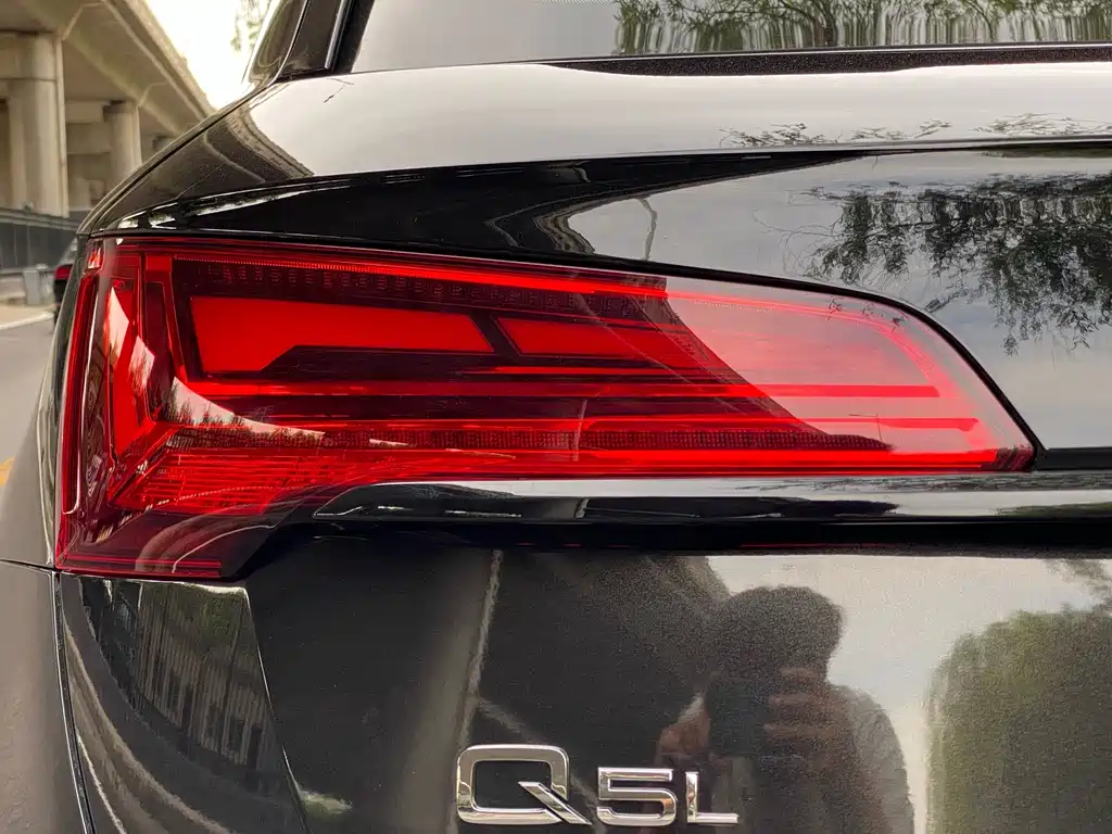 Audi Q5L — фото 7