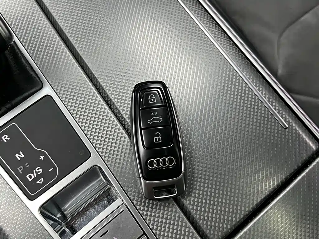 Audi A6L — фото 20
