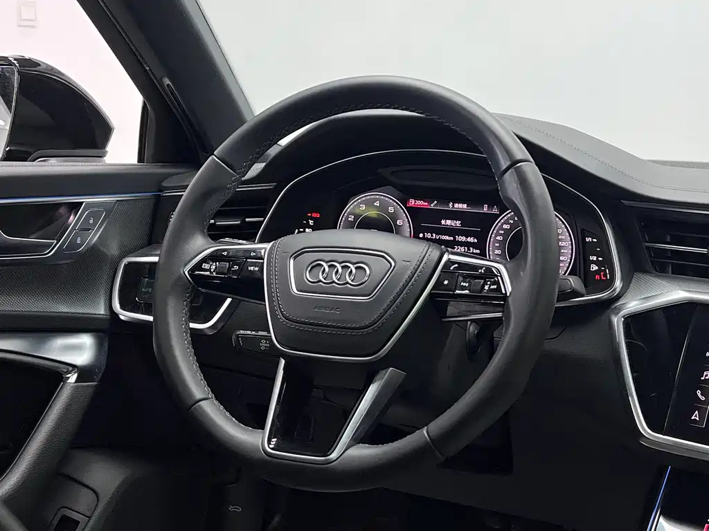 Audi A6L — фото 24