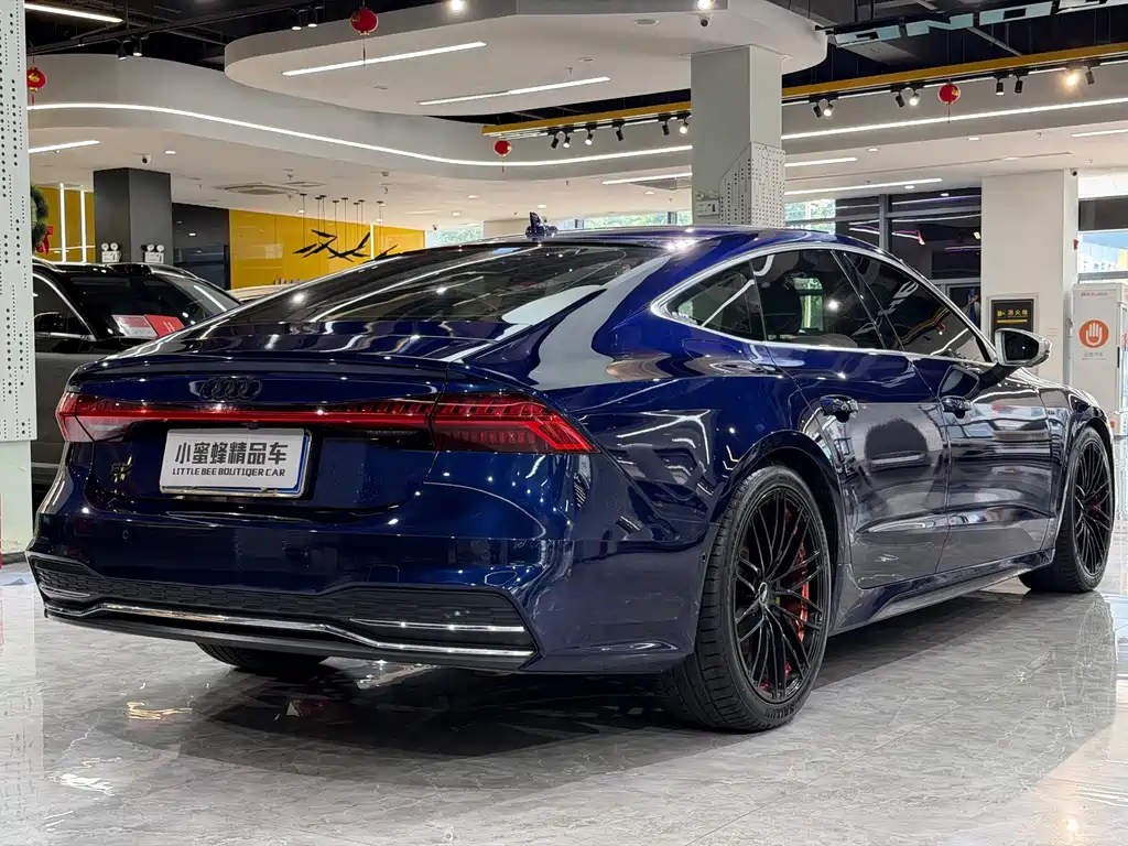 Audi A7 — фото 17