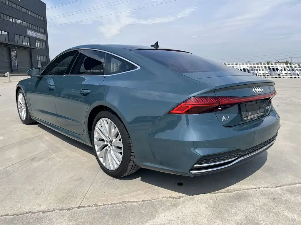 Audi A7 — фото 28