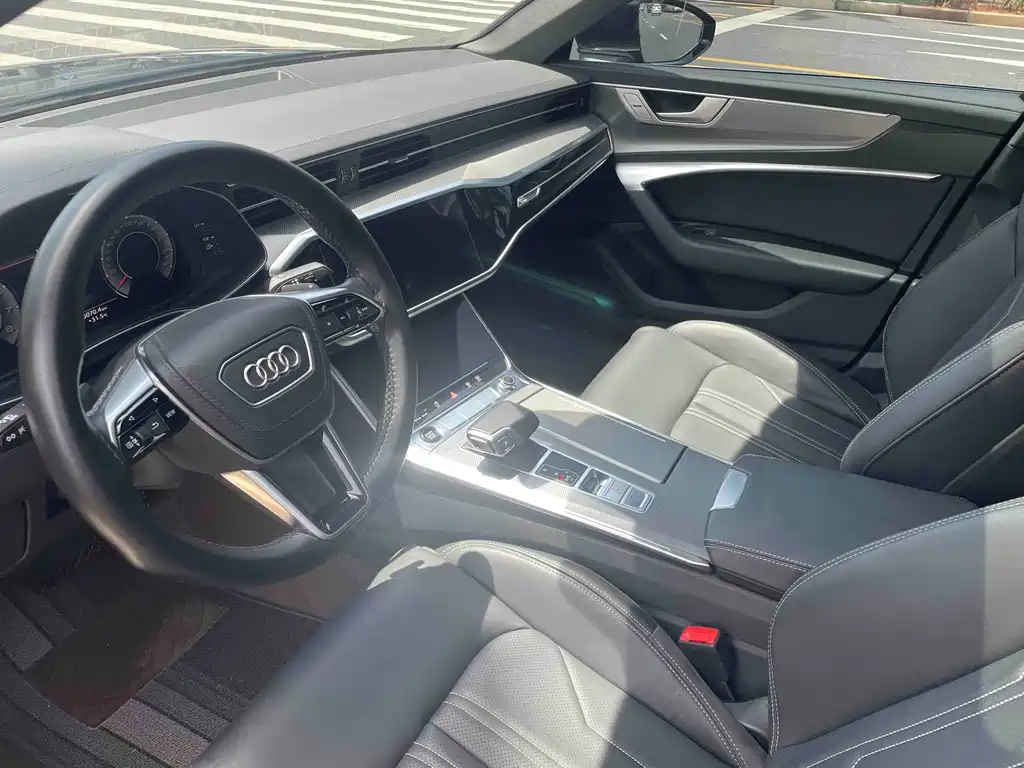 Audi A6L — фото 14