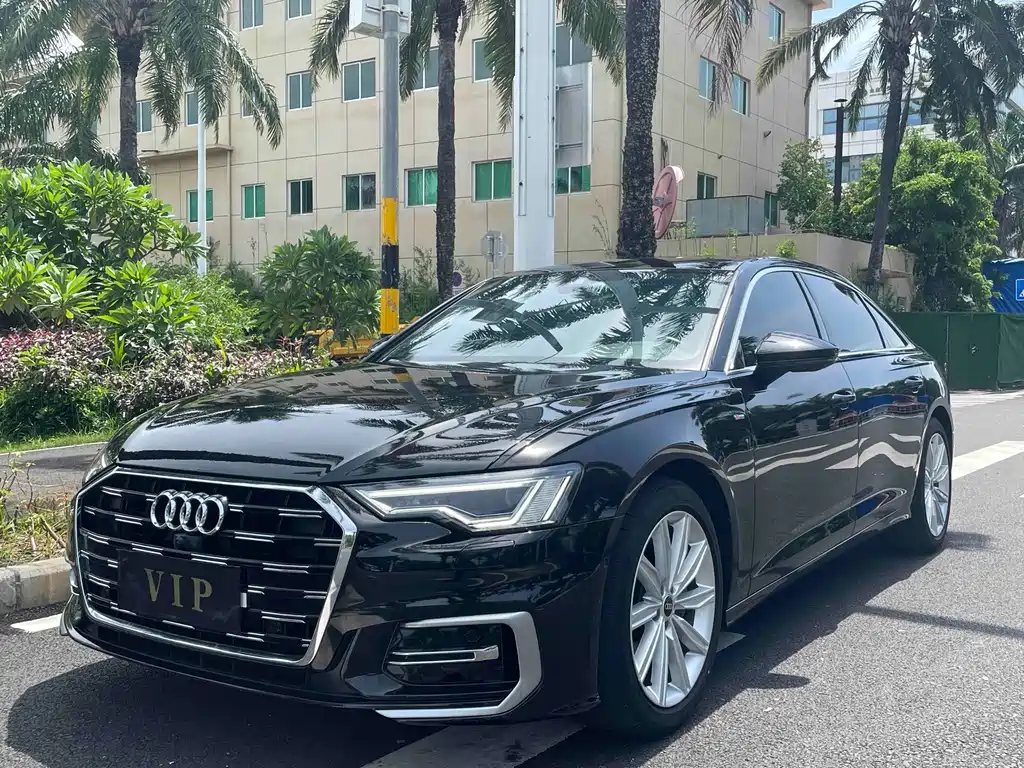 Audi A6L — фото 1