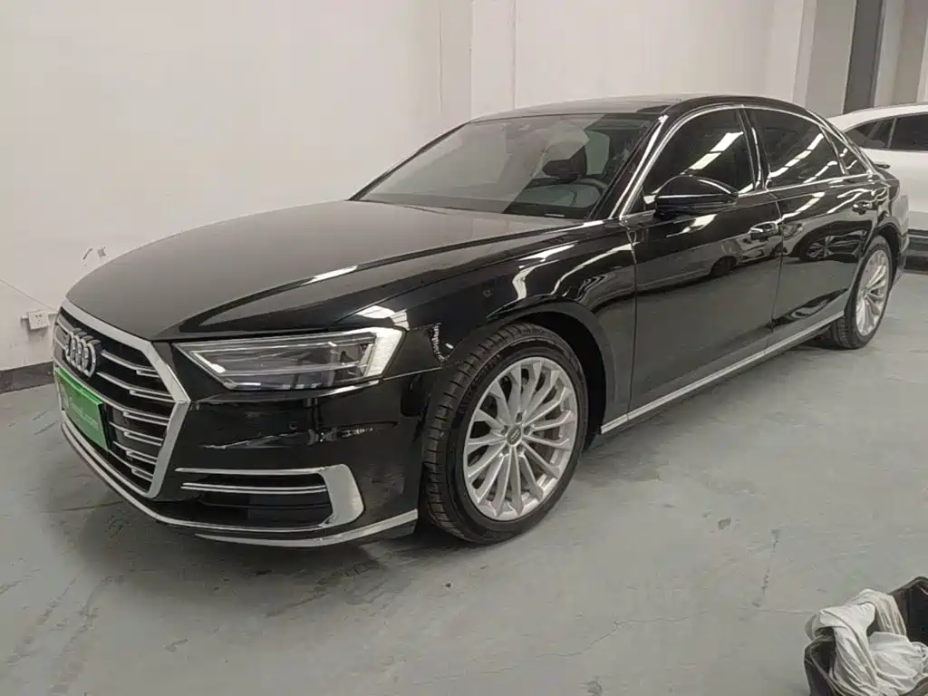 Audi A8 — фото 2