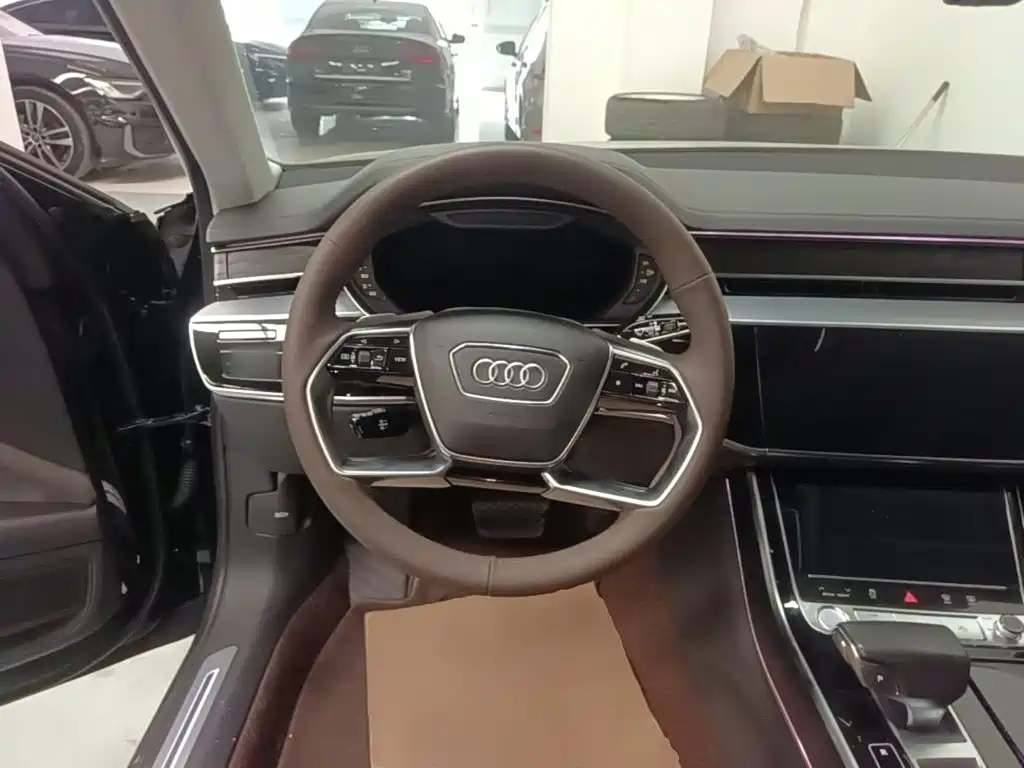 Audi A8 — фото 11