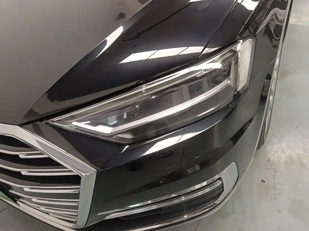 Audi A8 — фото 24