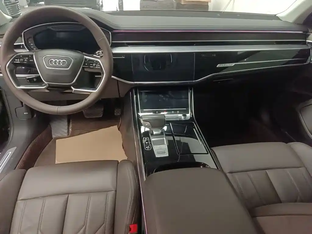 Audi A8 — фото 10