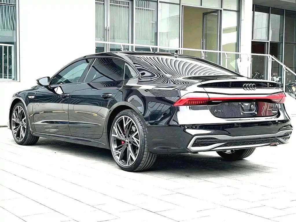 Audi A7L — фото 5