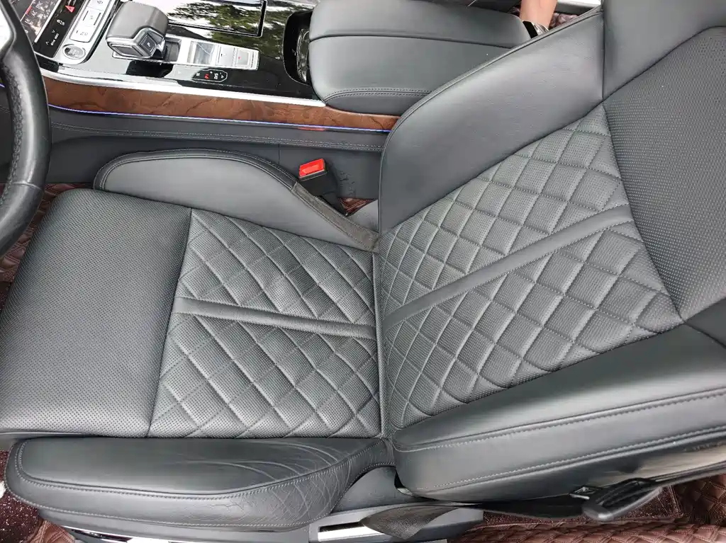 Audi A8 — фото 21