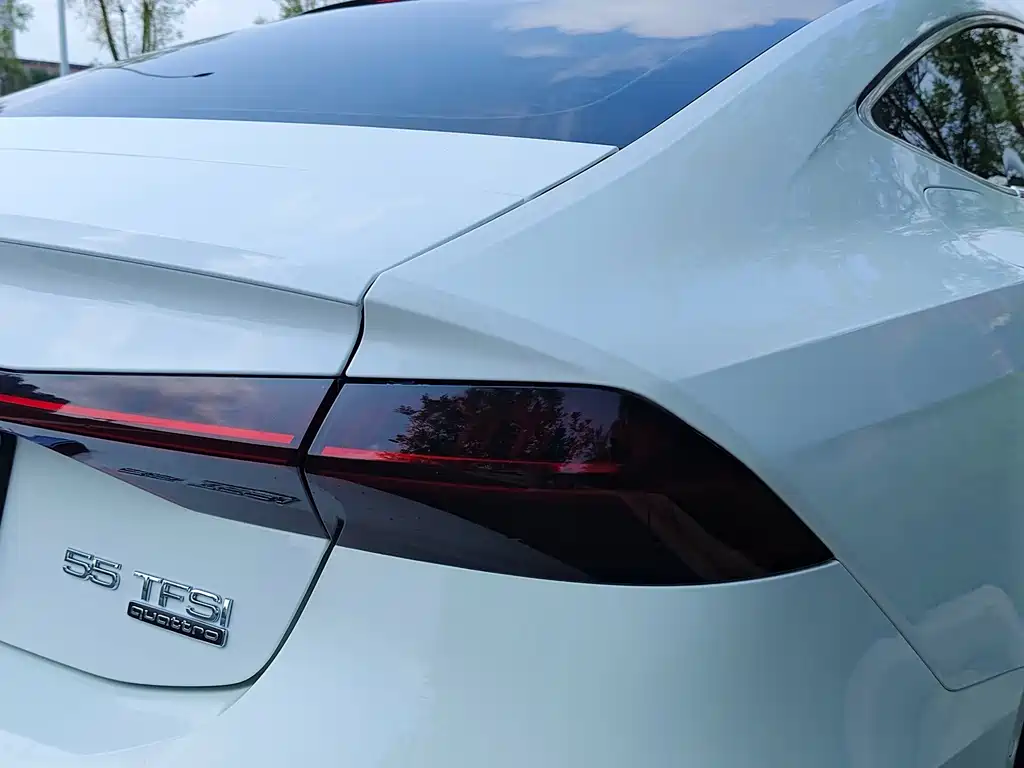 Audi A7 — фото 19