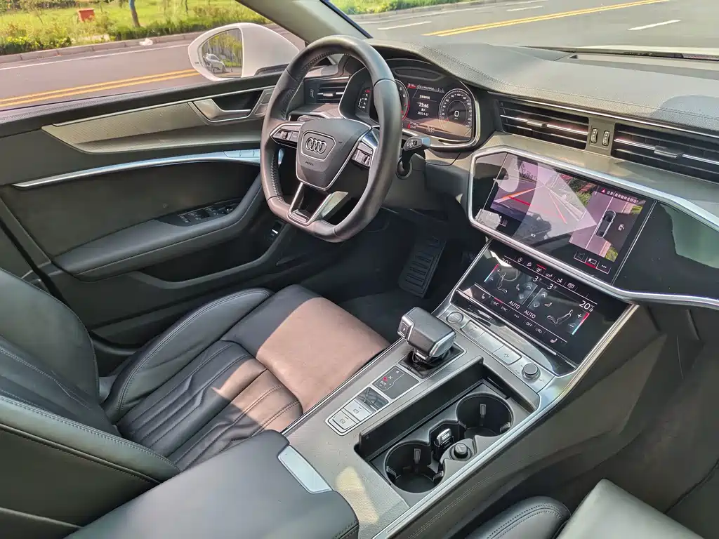 Audi A7 — фото 30