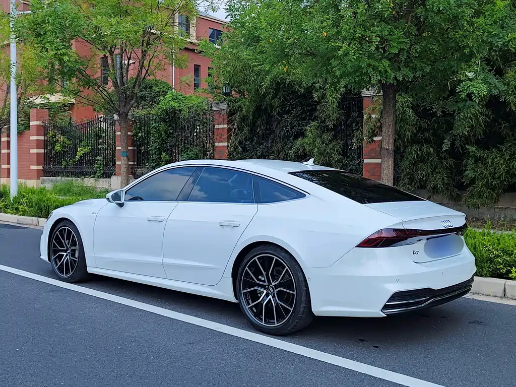 Audi A7 — фото 42