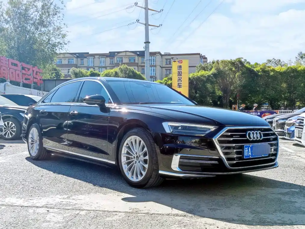 Audi A8 — фото 3
