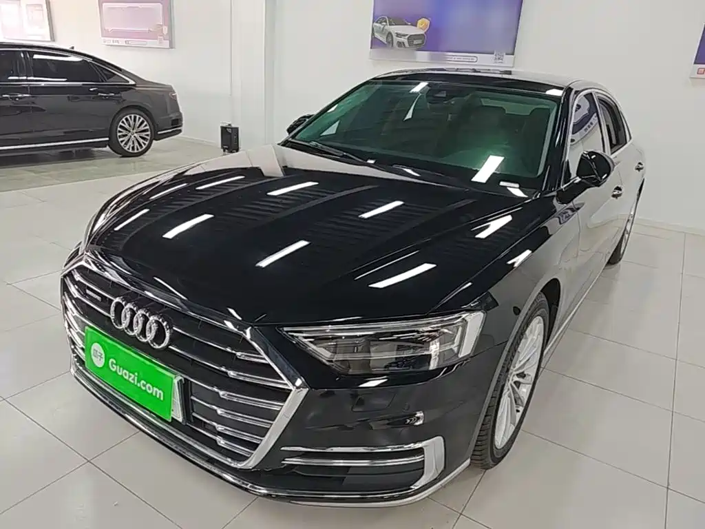 Audi A8 — фото 2