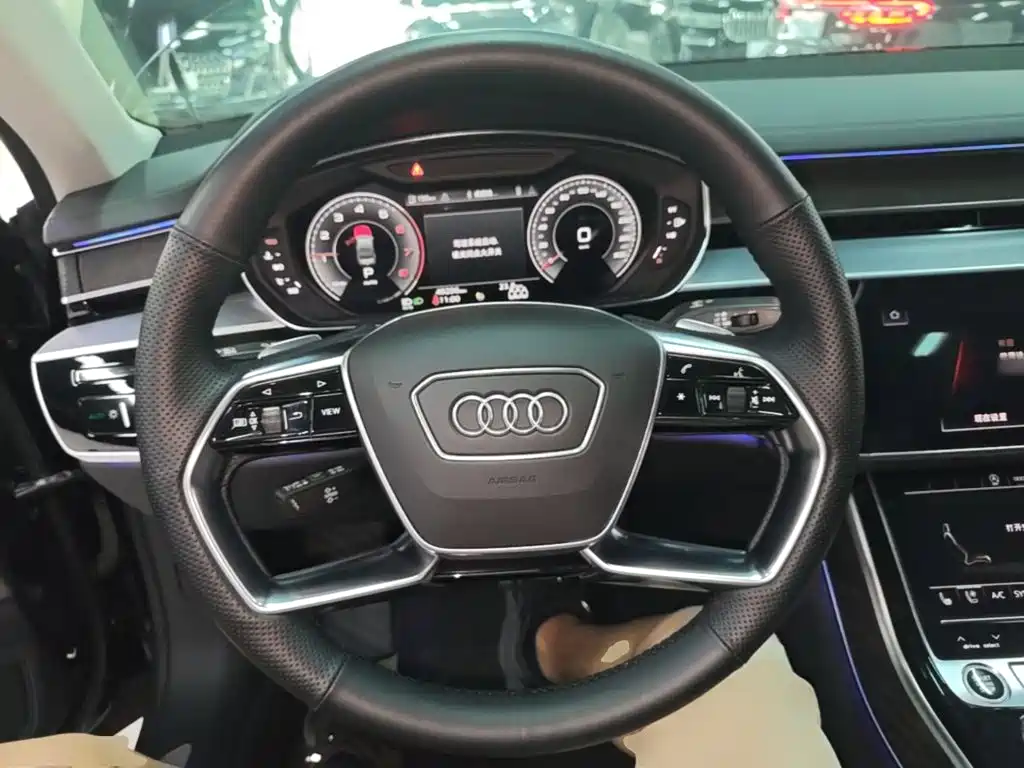 Audi A8 — фото 11