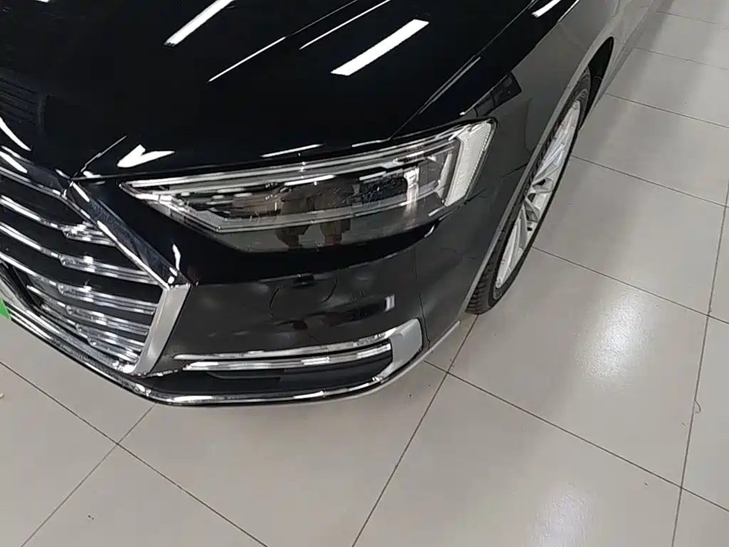 Audi A8 — фото 24