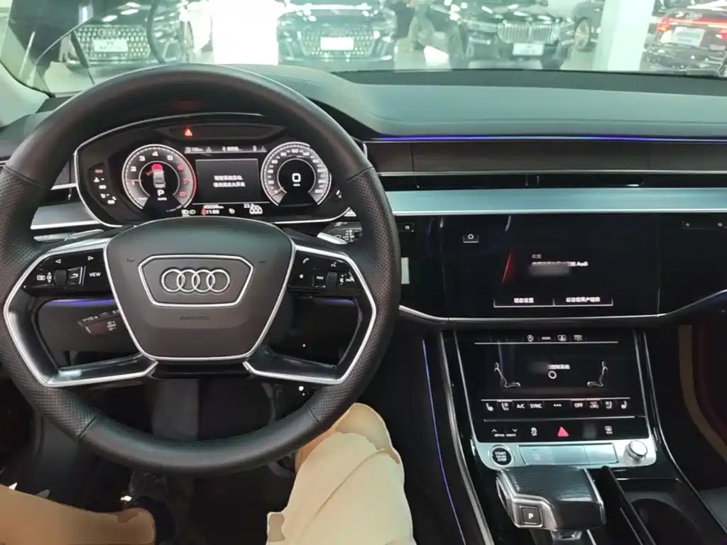 Audi A8 — фото 10