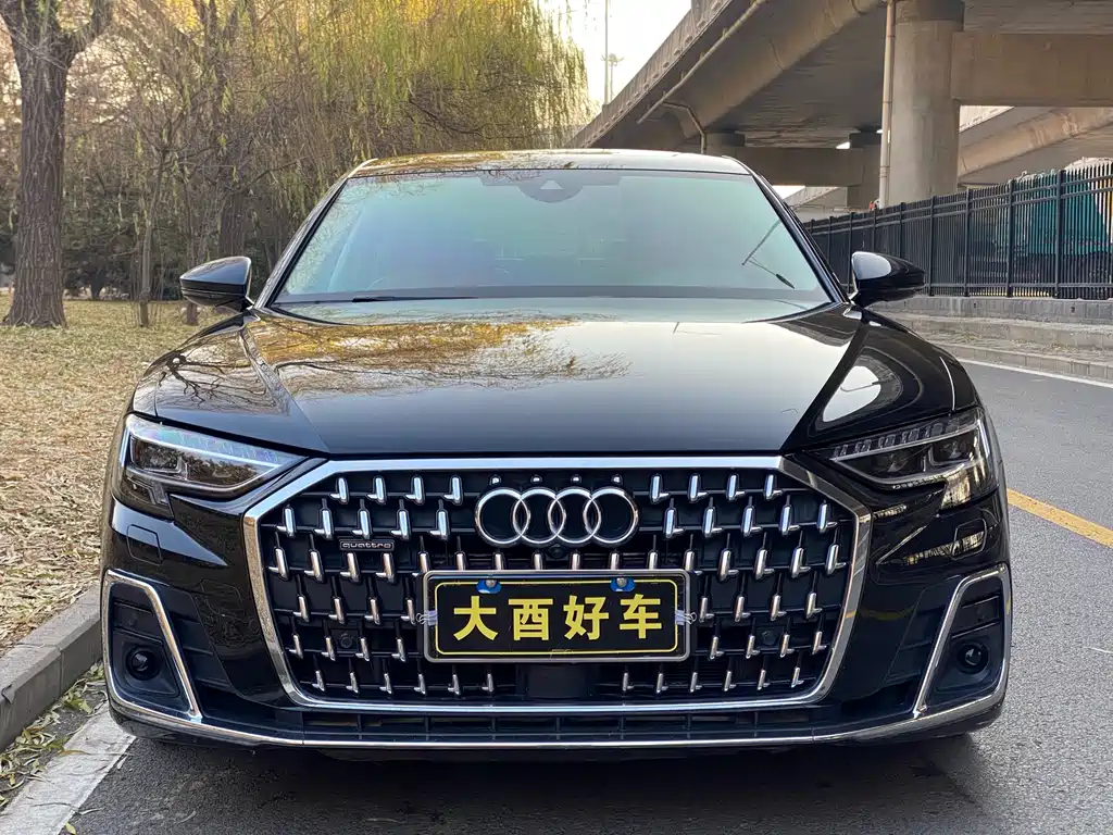Audi A8 — фото 2