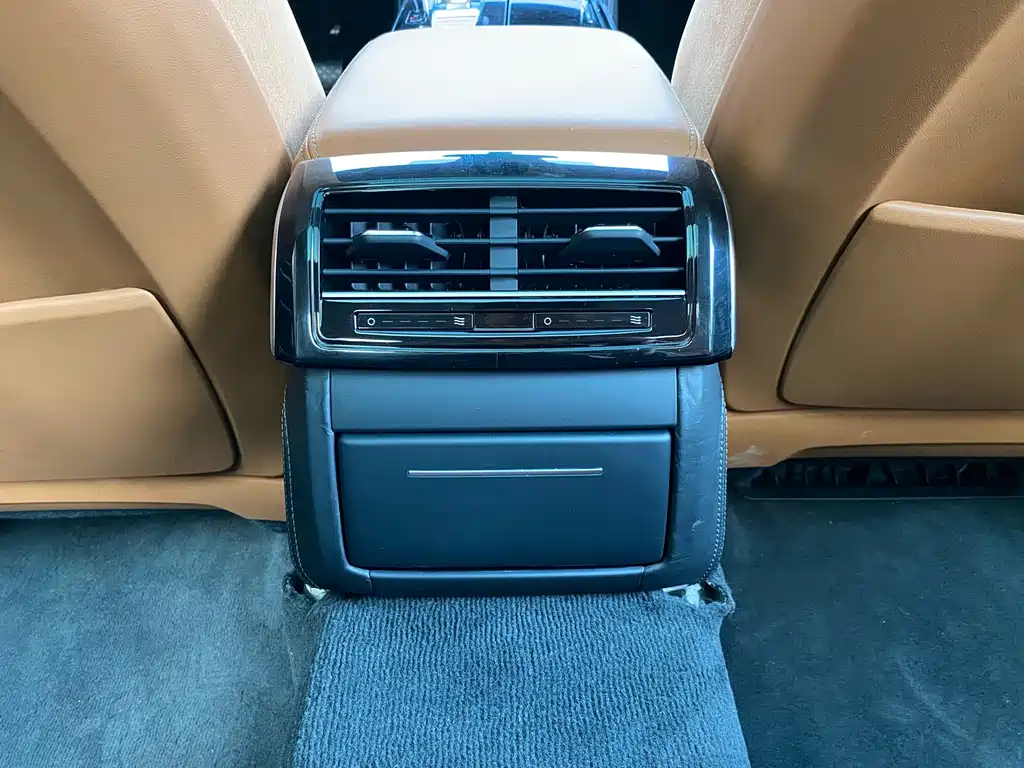 Audi A8 — фото 17