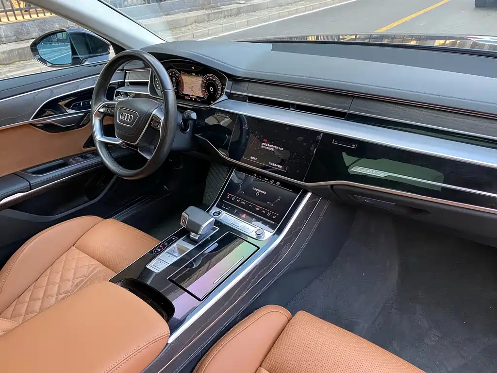 Audi A8 — фото 20