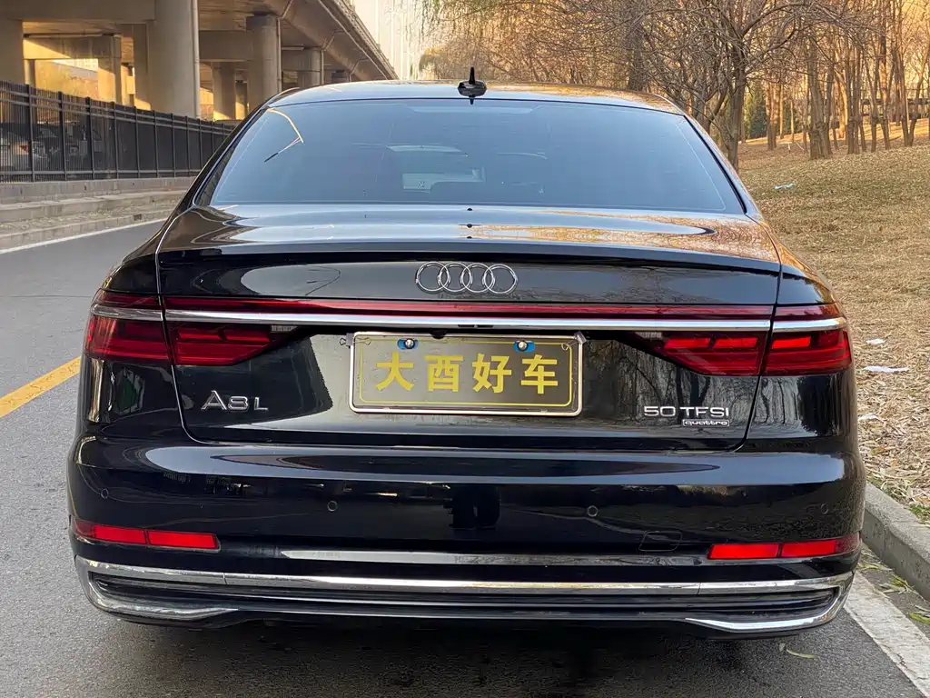 Audi A8 — фото 8
