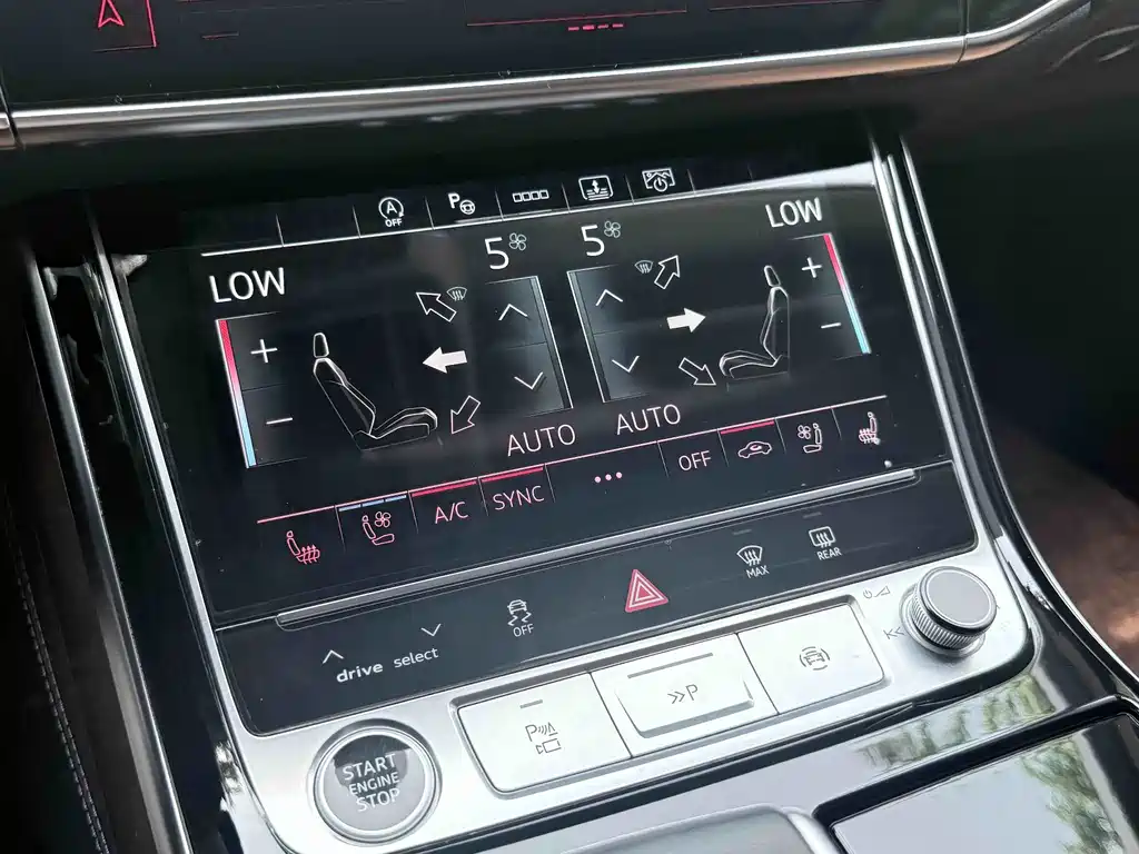 Audi A8 — фото 14