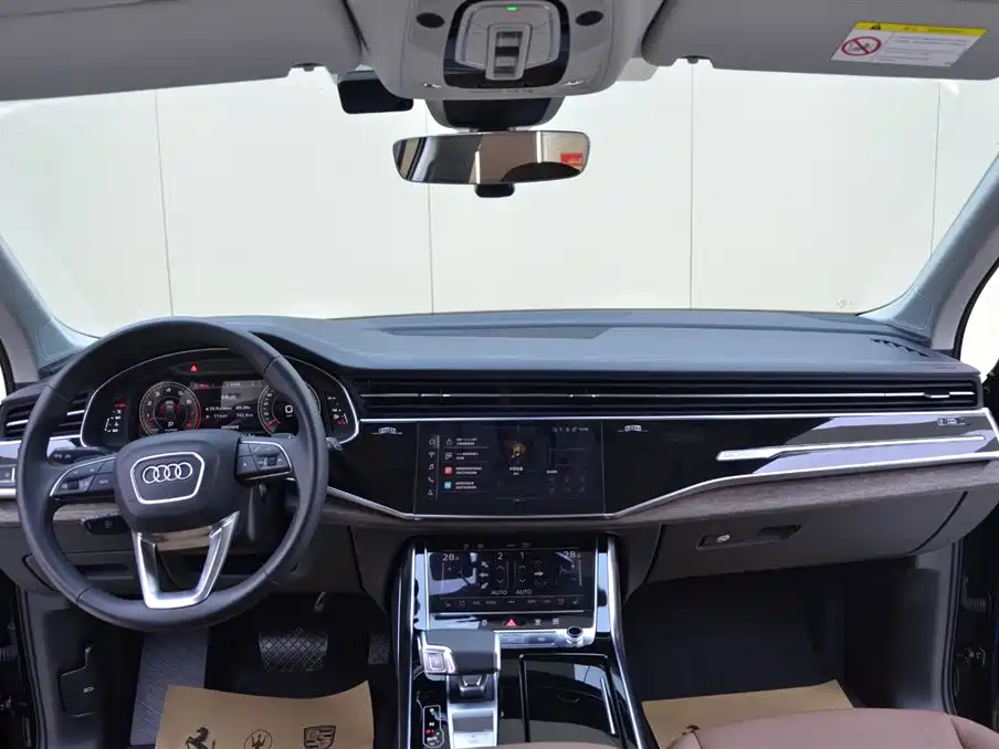 Audi Q7 — фото 14